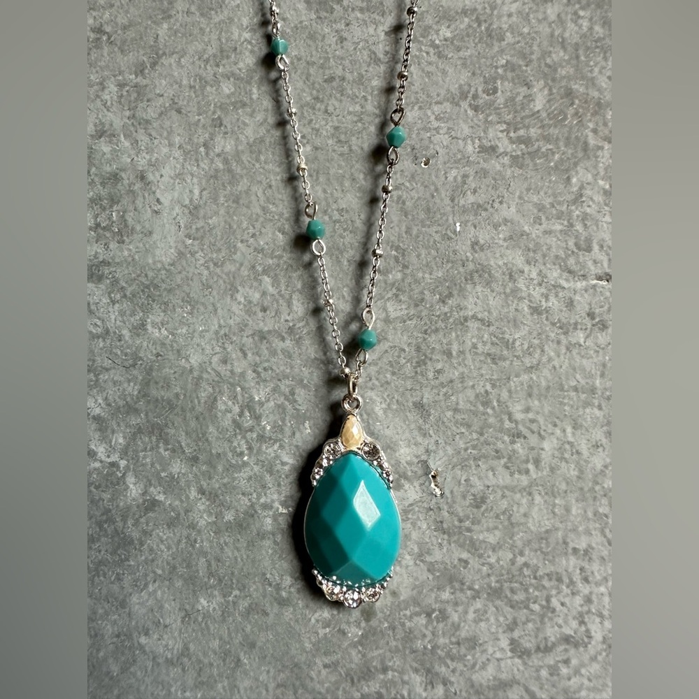 Silver Tone Necklace with Turquoise & Rhinestone Setting